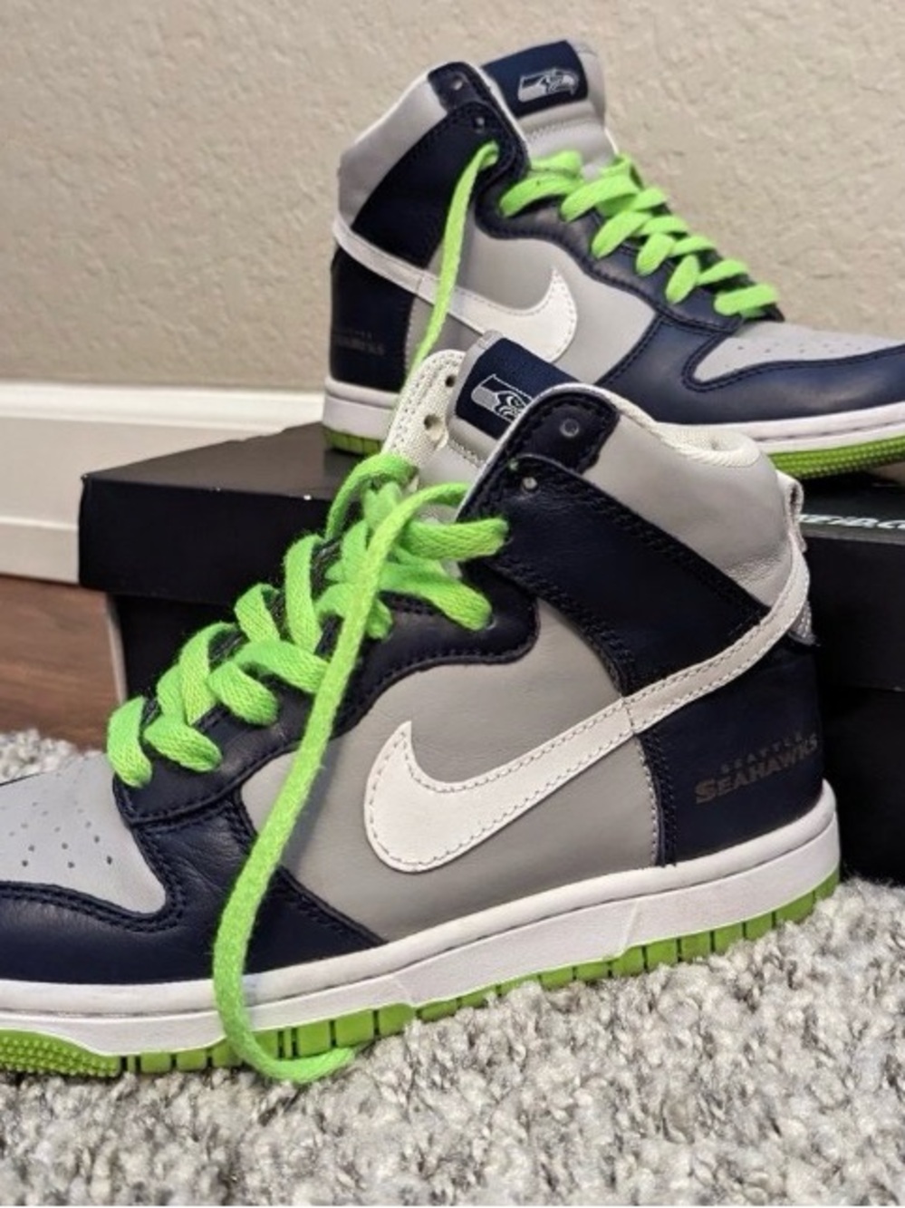 Nike  High-Top Sneakers in Navy, Gray & Neon Green, Seahawks, men’s 7.